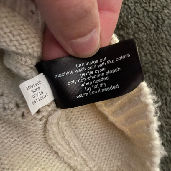 Fringe sweater - Picture 3 of 13